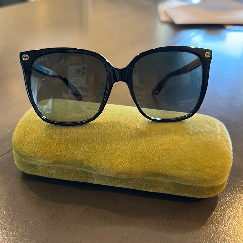 Authentic Gucci GG0022S